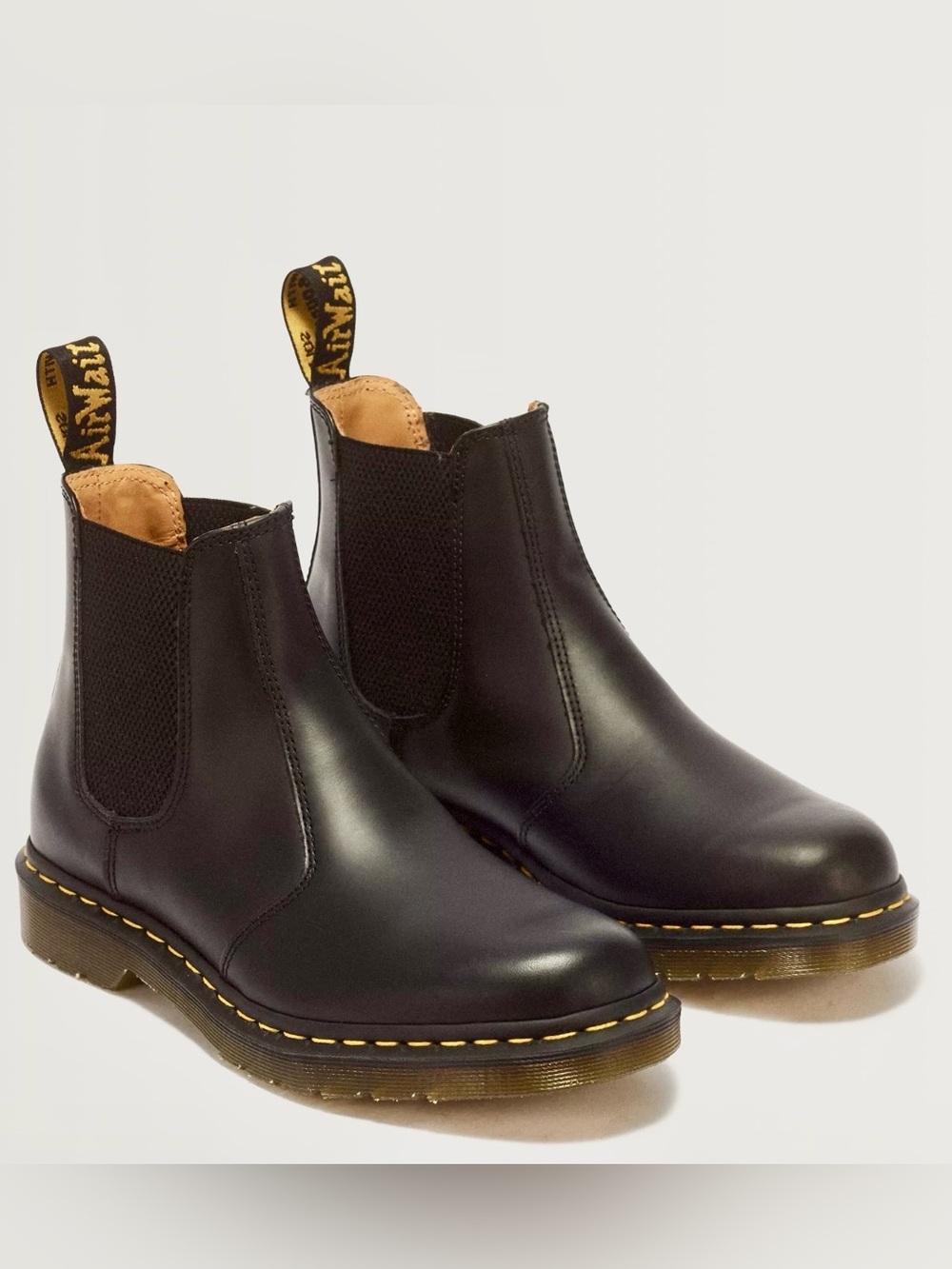 NWT Dr. Martens 2976 Yellow Stitch Smooth Leather Chelsea Boots, US 6